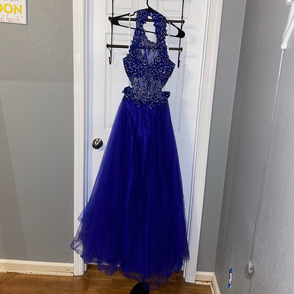 Royal Blue Camille La Vie prom dress. Size 4